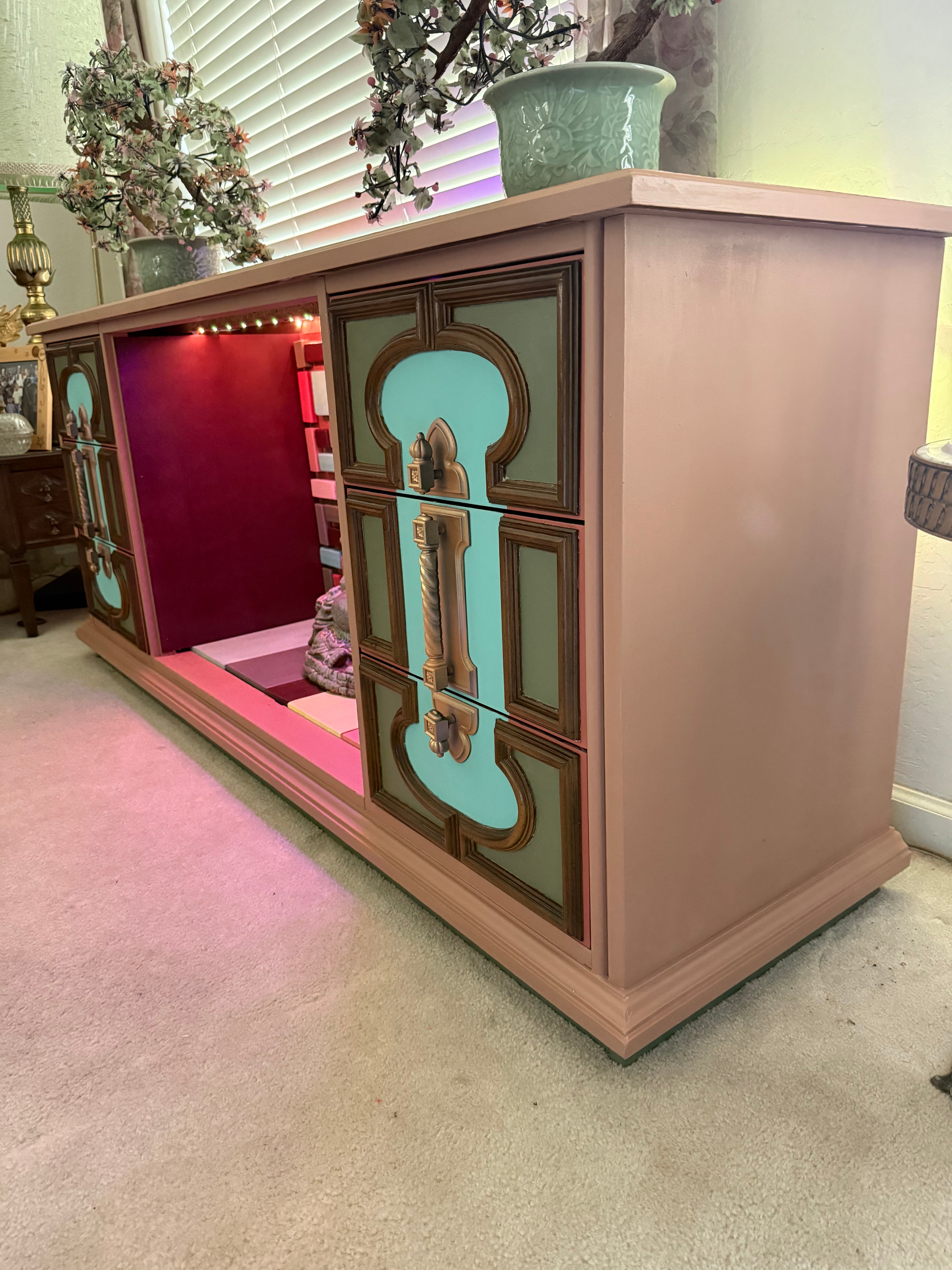 Gussie - Credenza/Sideboard