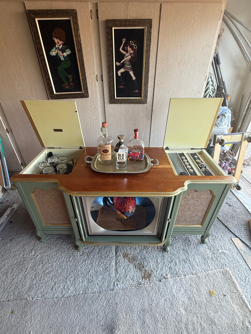 TTAZ TV - Console Stereo/Bar