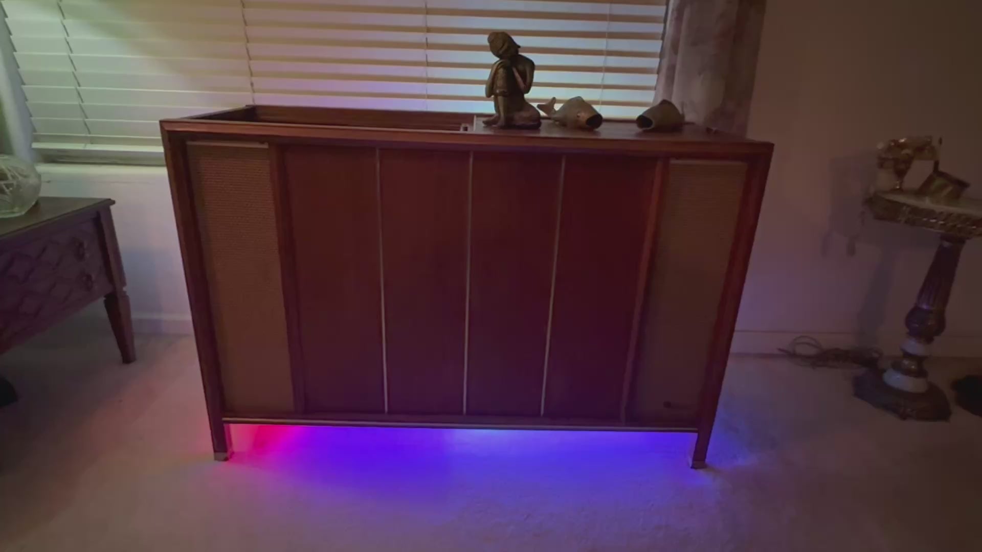 Keep It Classic - Console Stereo/Bar